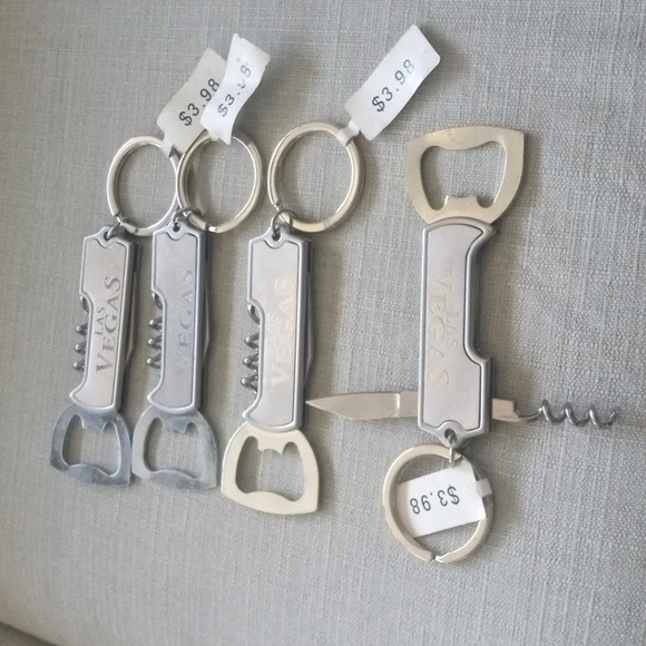 8 Las Vegas Multi Tool KeyRing Bottle Opener Corkscrew New - Picture 2 of 7